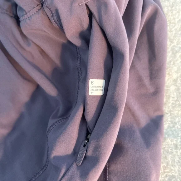 Lululemon Hotty-Hot High Rise Lined Shorts Size 6 - Picture 12 of 15